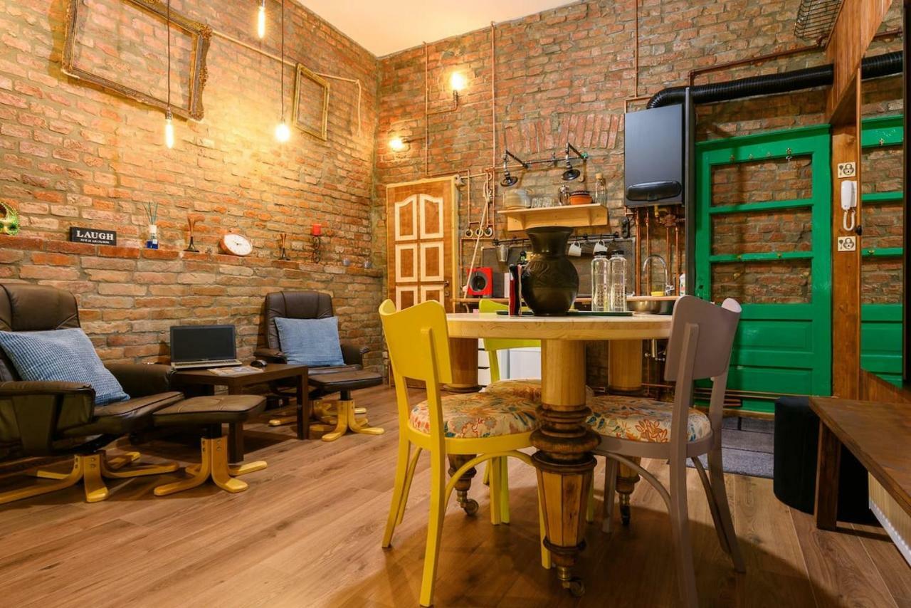 Studio V - Industrial & Original - Old Town Apartment Cluj-Napoca Exterior photo